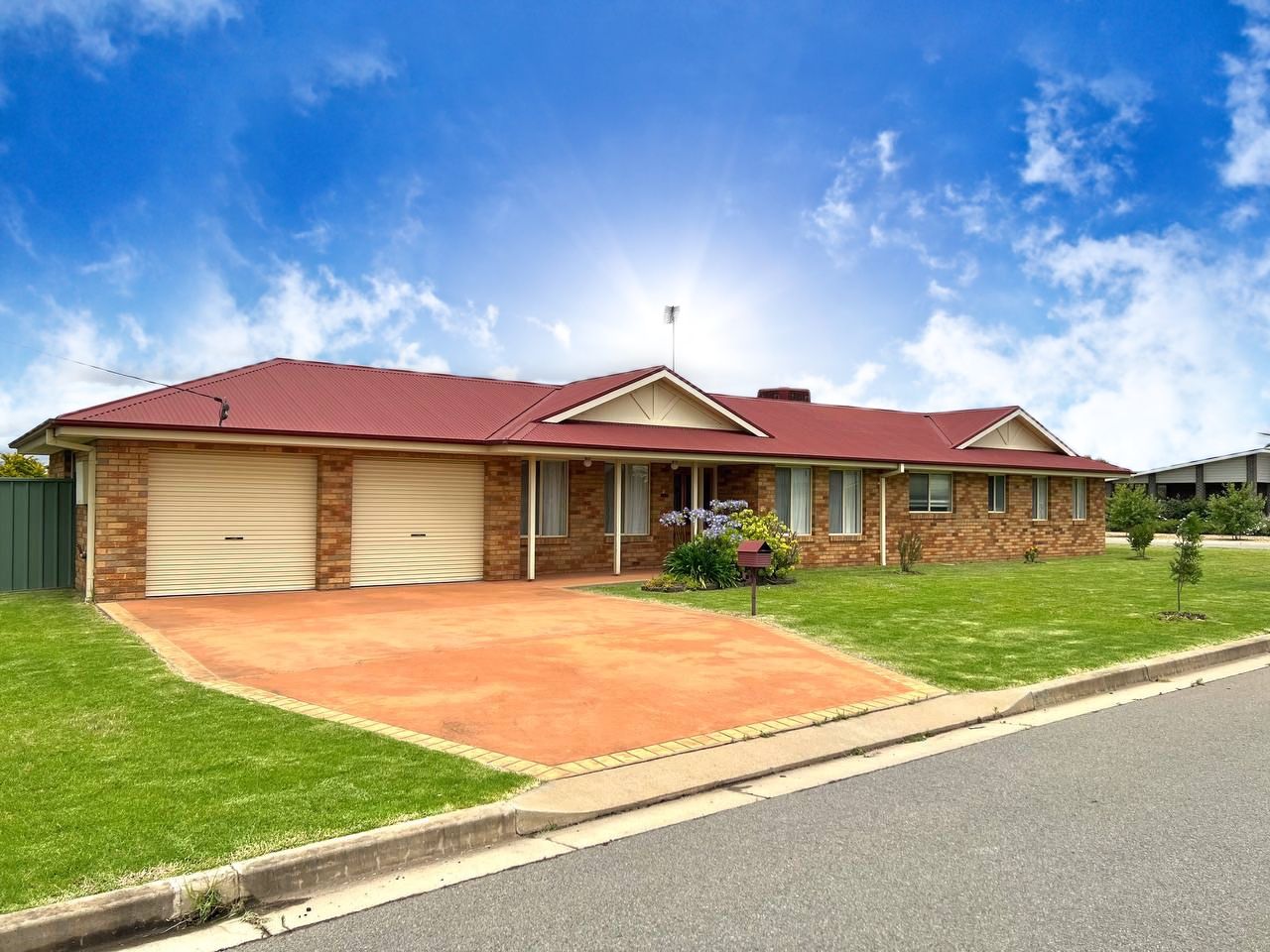 9 HARVESTER AV, WEST WYALONG NSW 2671, 0 phòng ngủ, 0 phòng tắm, House