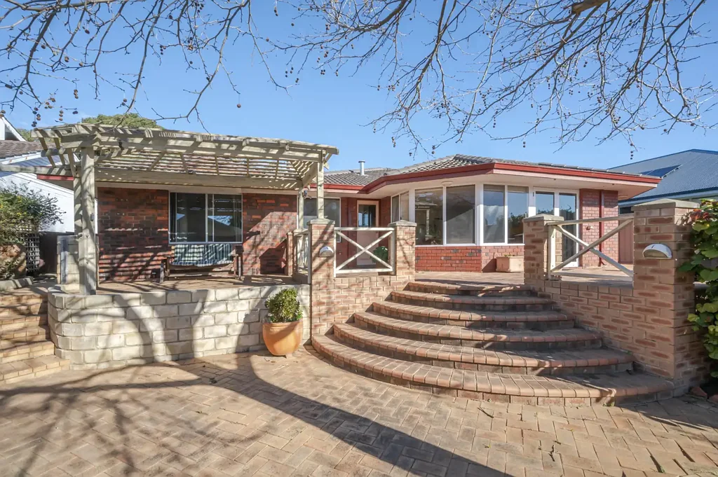 Spacious Family Home with Powered Workshop & Separate Studio with Private Bathroom.