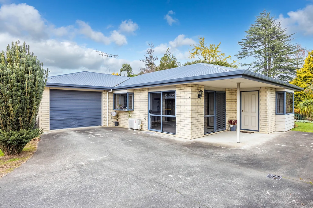 Te Awamutu 2房  Bird Song Galore!!
