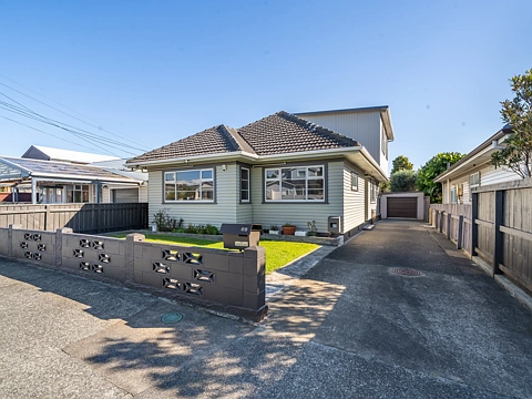 Petone 4房  Too Big For Us, But Perfect For You!