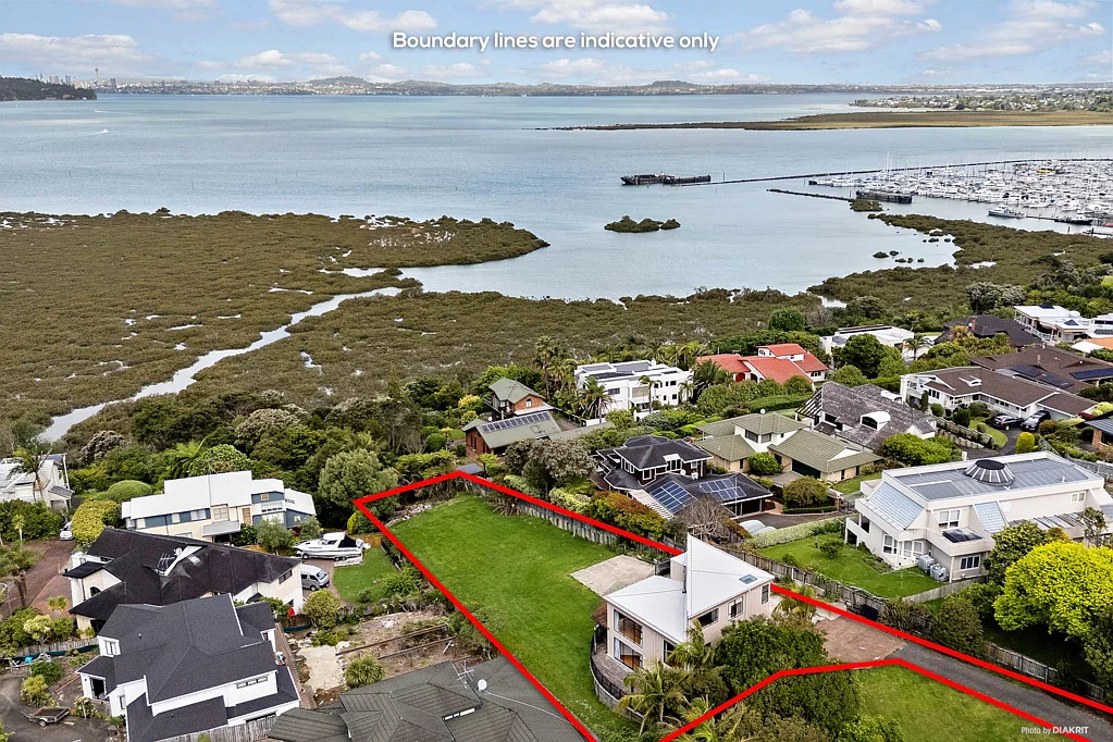 West Harbour 4 Slaapkamer New 2,493m² Freehold Title – Price Slashed