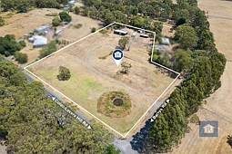 5 Barrys Road, Barongarook West