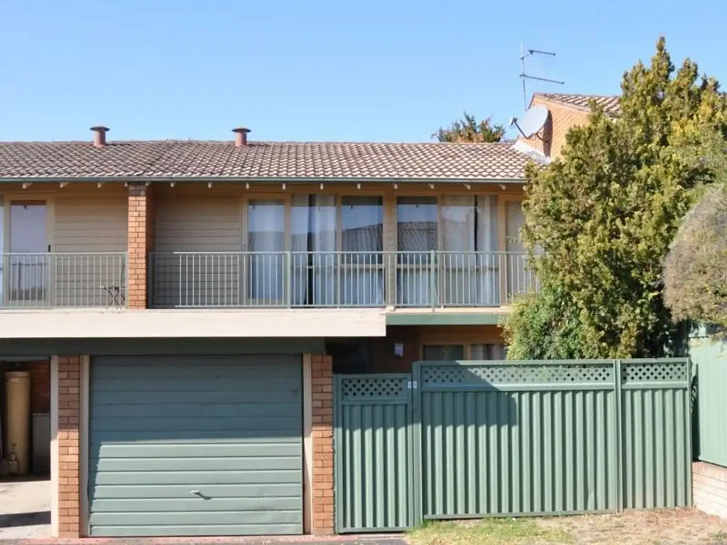 Spacious & Central Three-Bedroom Unit – Walk to CBD!