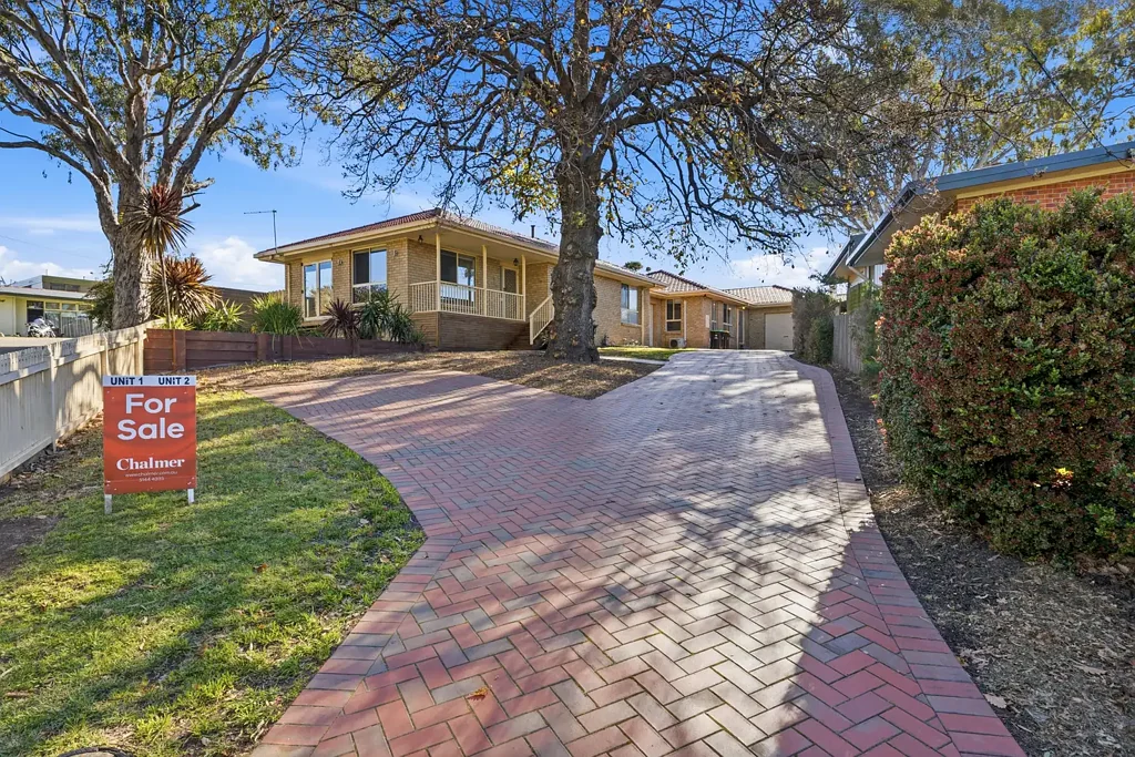 Sale 2房  Quiet Court Position with Stunning Lake Outlook