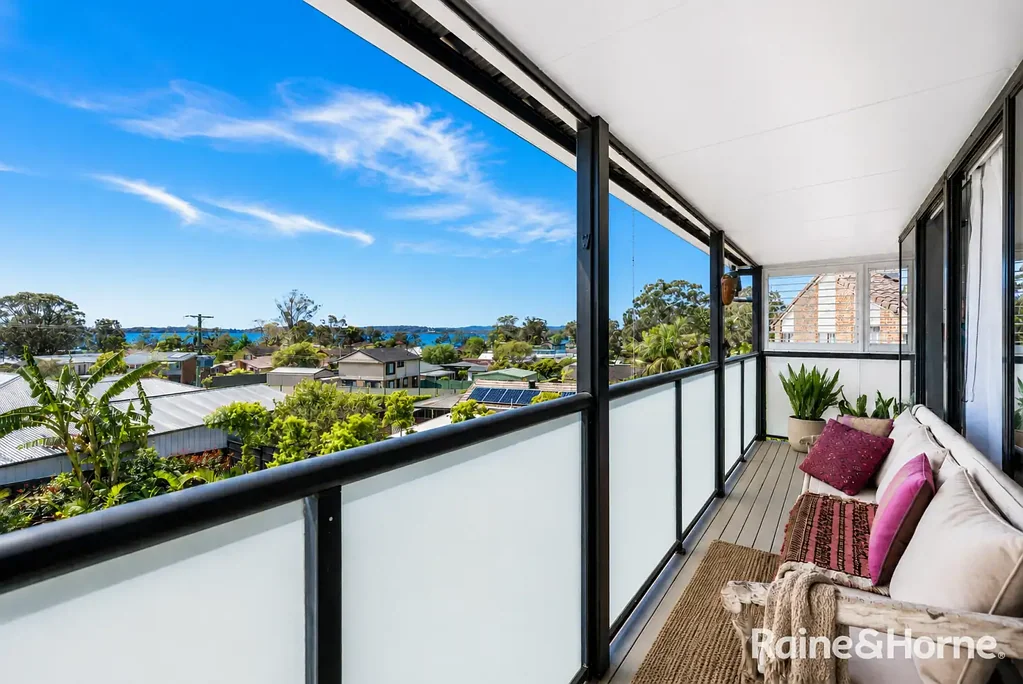 Lemon Tree Passage 4غرفة نوم Beautifully Renovated Home with Dual Living & Water Views