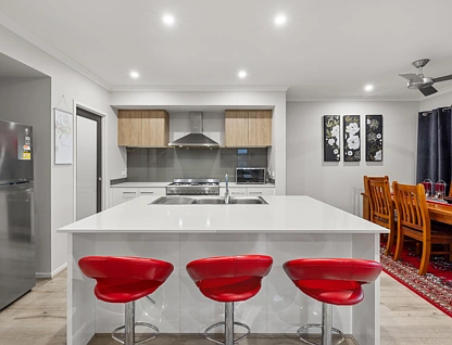 31 Steamer Way, Spring Mountain, QLD 4300, 4房, 3浴, 独立屋
