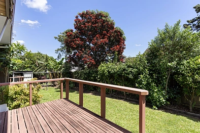 3 bed family home internal garage near top schools