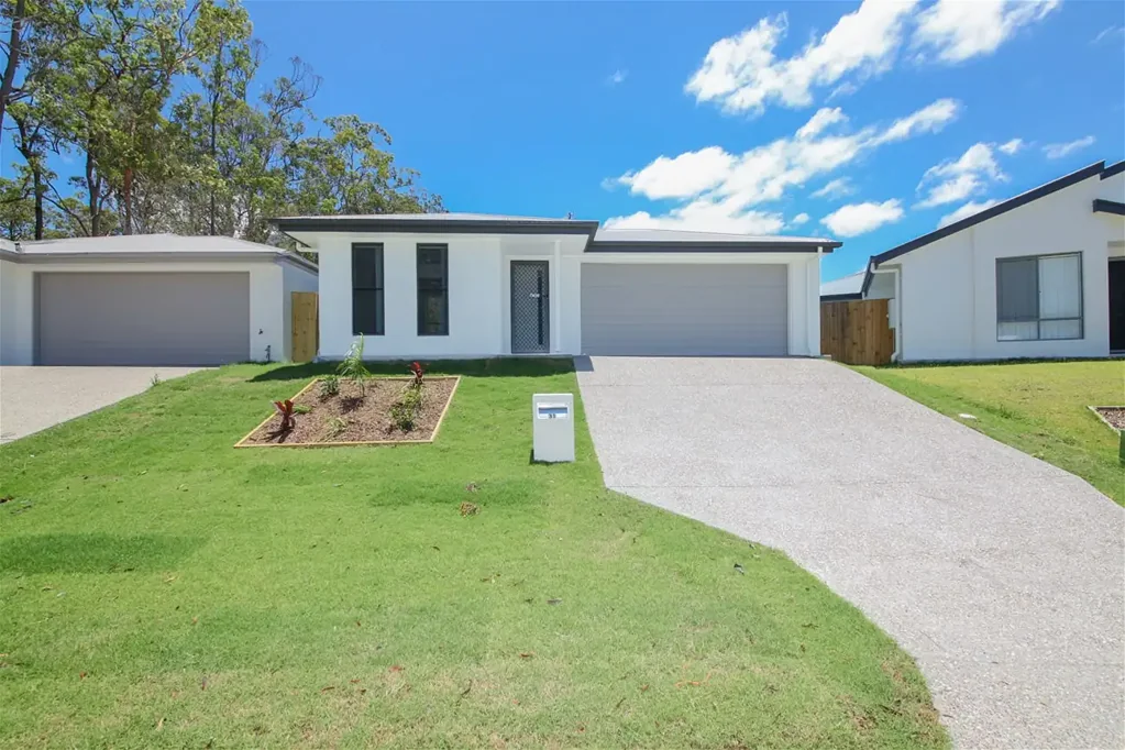 Beautiful 4-Bedroom Family Home - Brand-New Air Conditioning & Parkside Location
