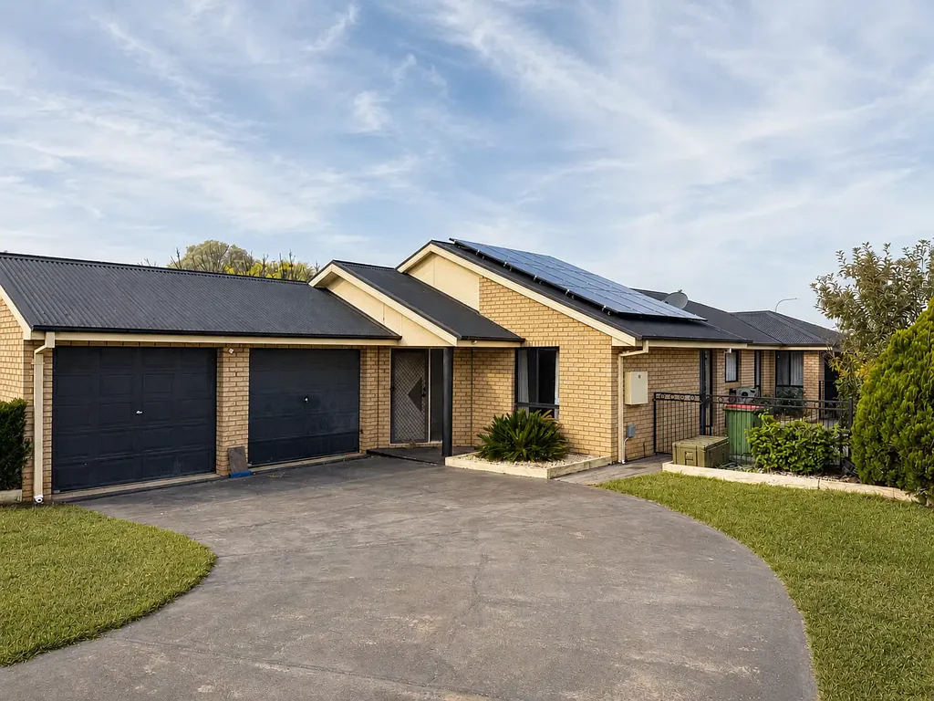 LARGE FAMILY HOME THAT TICKS ALL BOXES