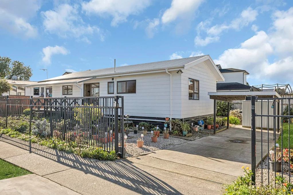Mangere East 3房  FIRST TIME IN 28 YEARS - VENDORS RETIRING!!