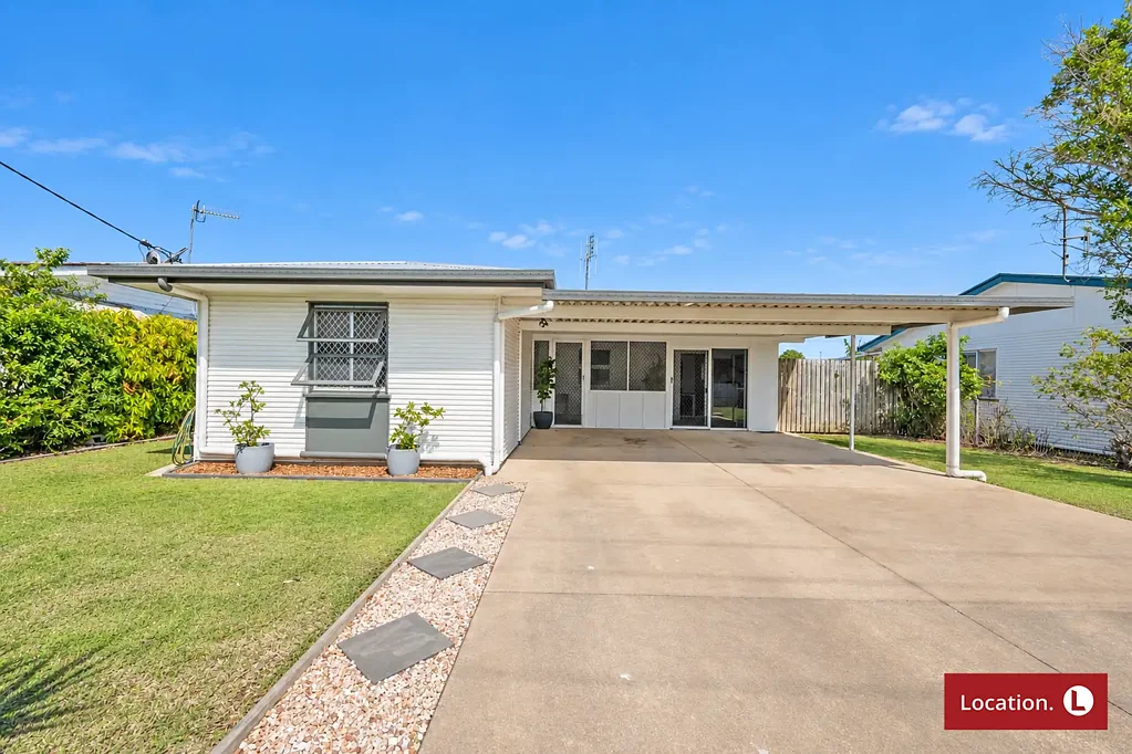 Avenell Heights 4कमरा Move Straight In or Lease Out - Neat 4 Bed, Renovated Home with Double Shed!