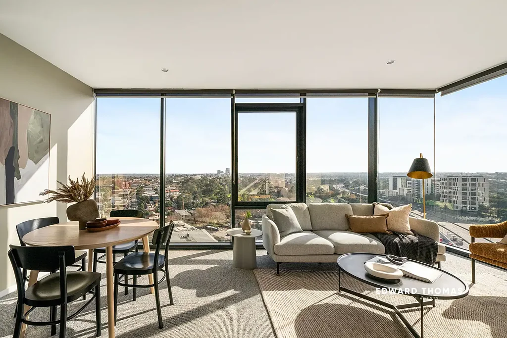 Travancore 2Phòng ngủ Sky-High Style with Sweeping Parkland Views