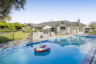 Frankleigh Park 4 Bedroom Ultimate family setting, just in time for Spring