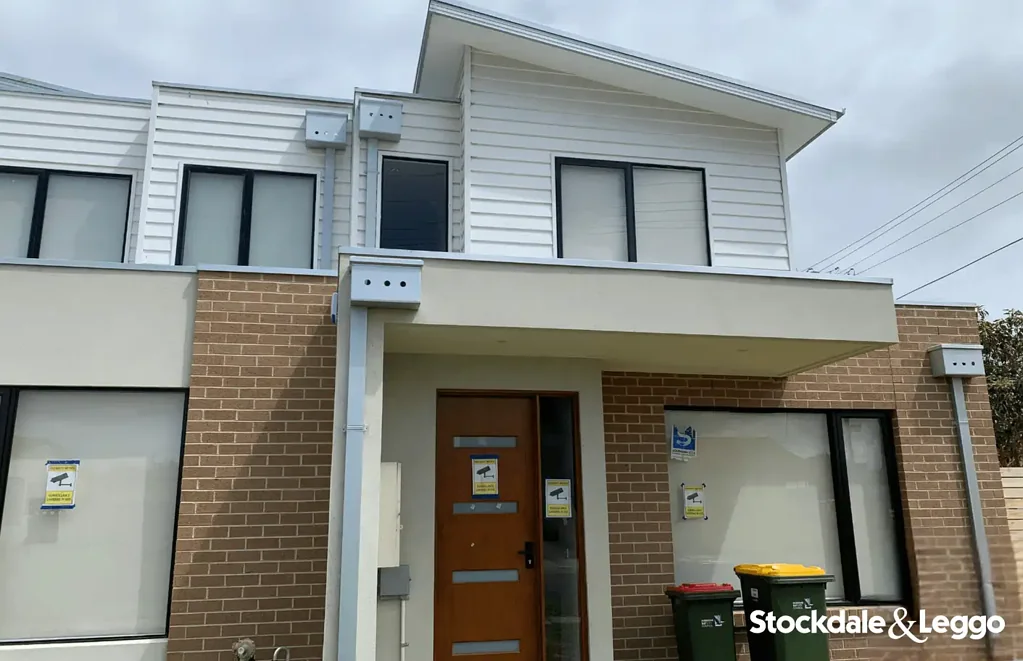 2-Bed 2-Bath Modern Comfort in a Prime Laverton Location!