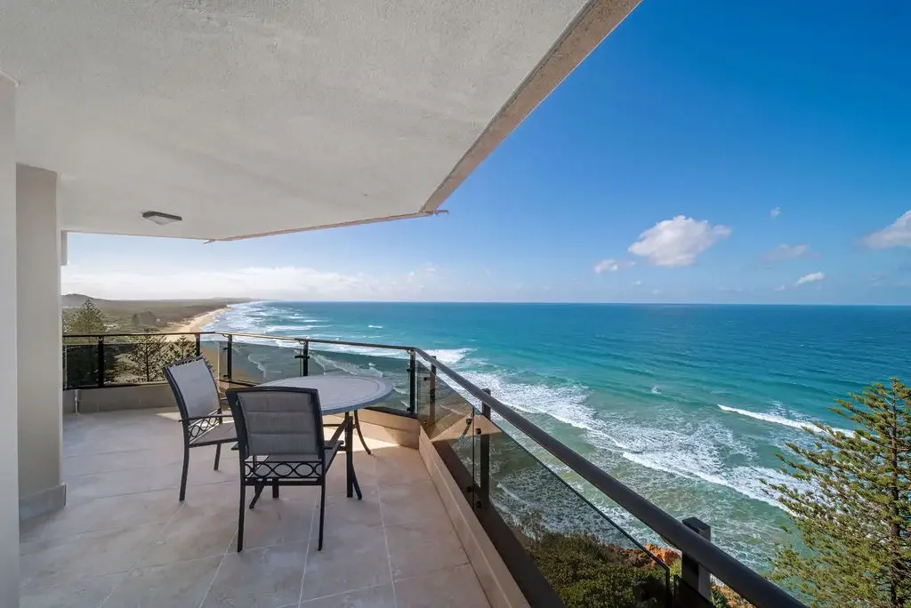 Coolum Beach 2غرفة نوم Elevated Coastal Living with Uninterrupted Ocean Views