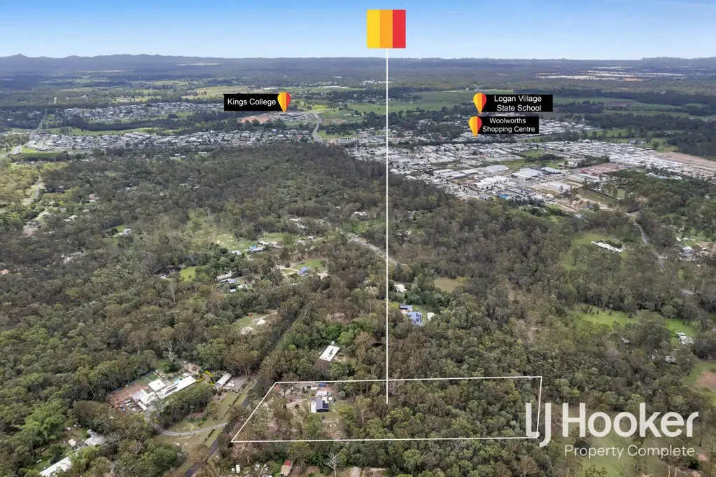 Logan Village 3 Slaapkamer Lifestyle Acreage. Great Opportunity.