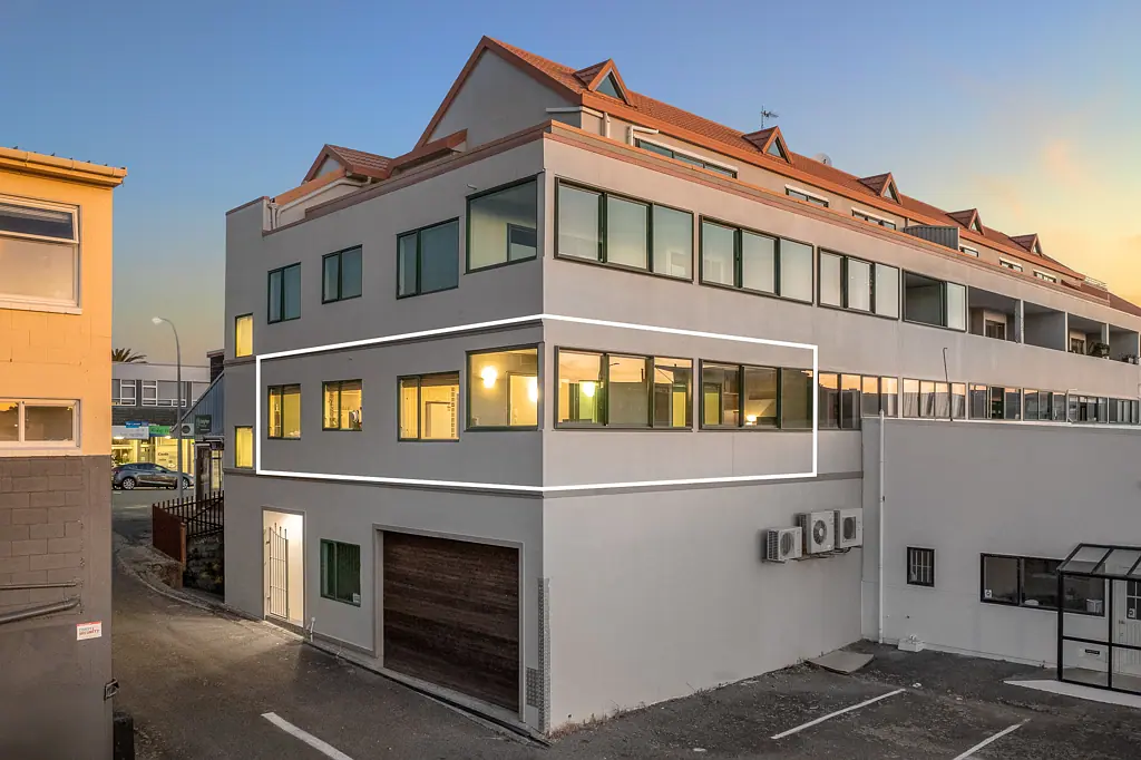 Paraparaumu Beach 2 Bedroom AFFORDABLE APARTMENT WITH SUN AND VIEWS!