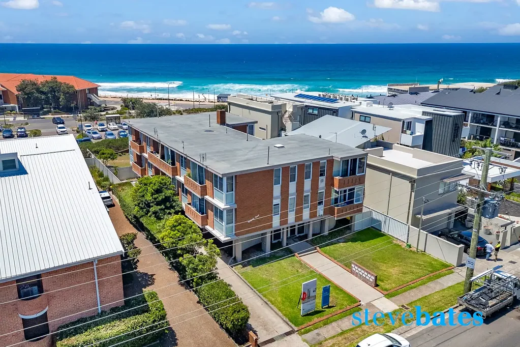 LOCATION BOASTS OUTSTANDING LIFESTYLE AND CONVENIENCE