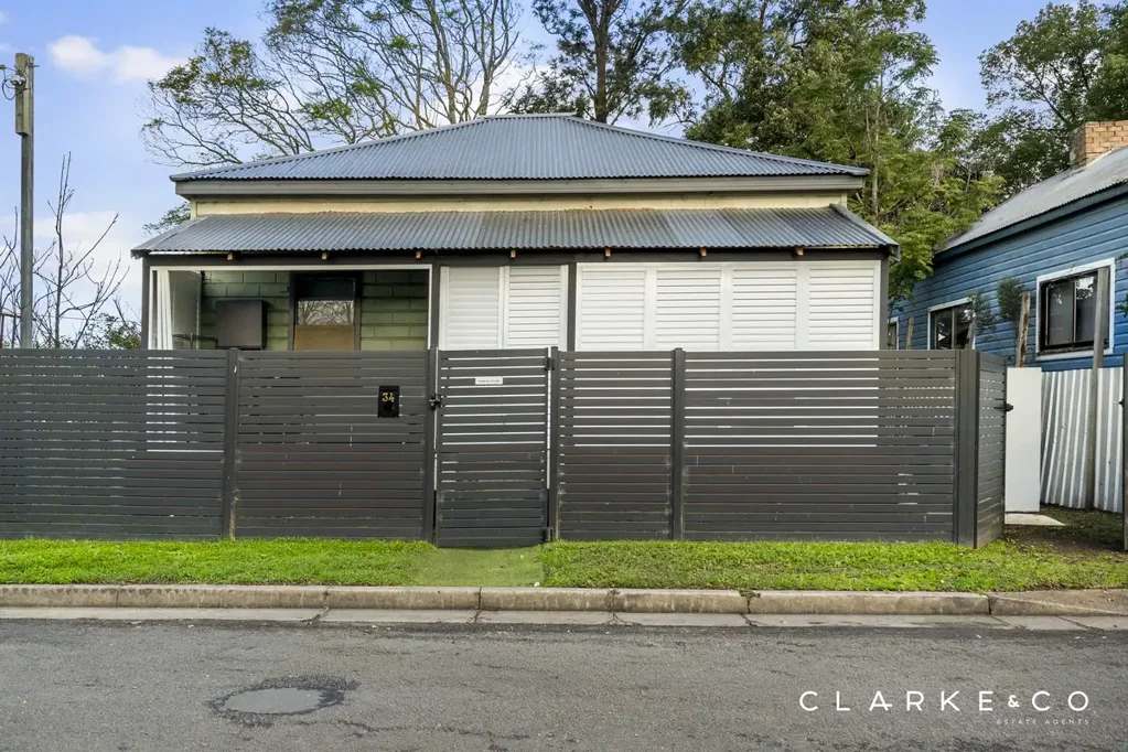 South Maitland 3chambre CHARACTER, CHARM & EXCITING FUTURE POTENTIAL!
