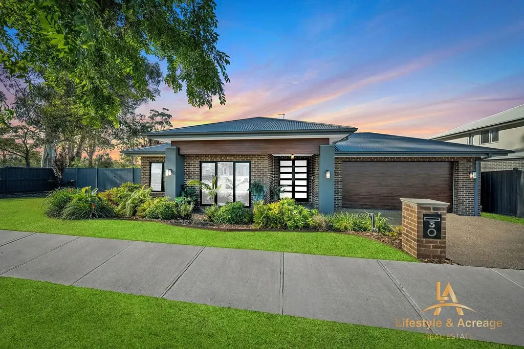 3 Kingston Heath Drive, Drouin, VIC 3818