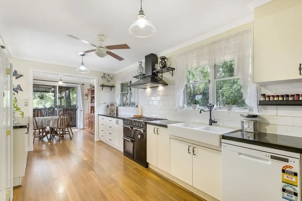 Richmond Hill 4chambre Lifestyle and Views
