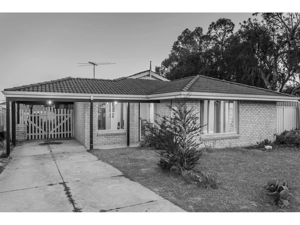 13 Salter Place, Parmelia, WA 6167