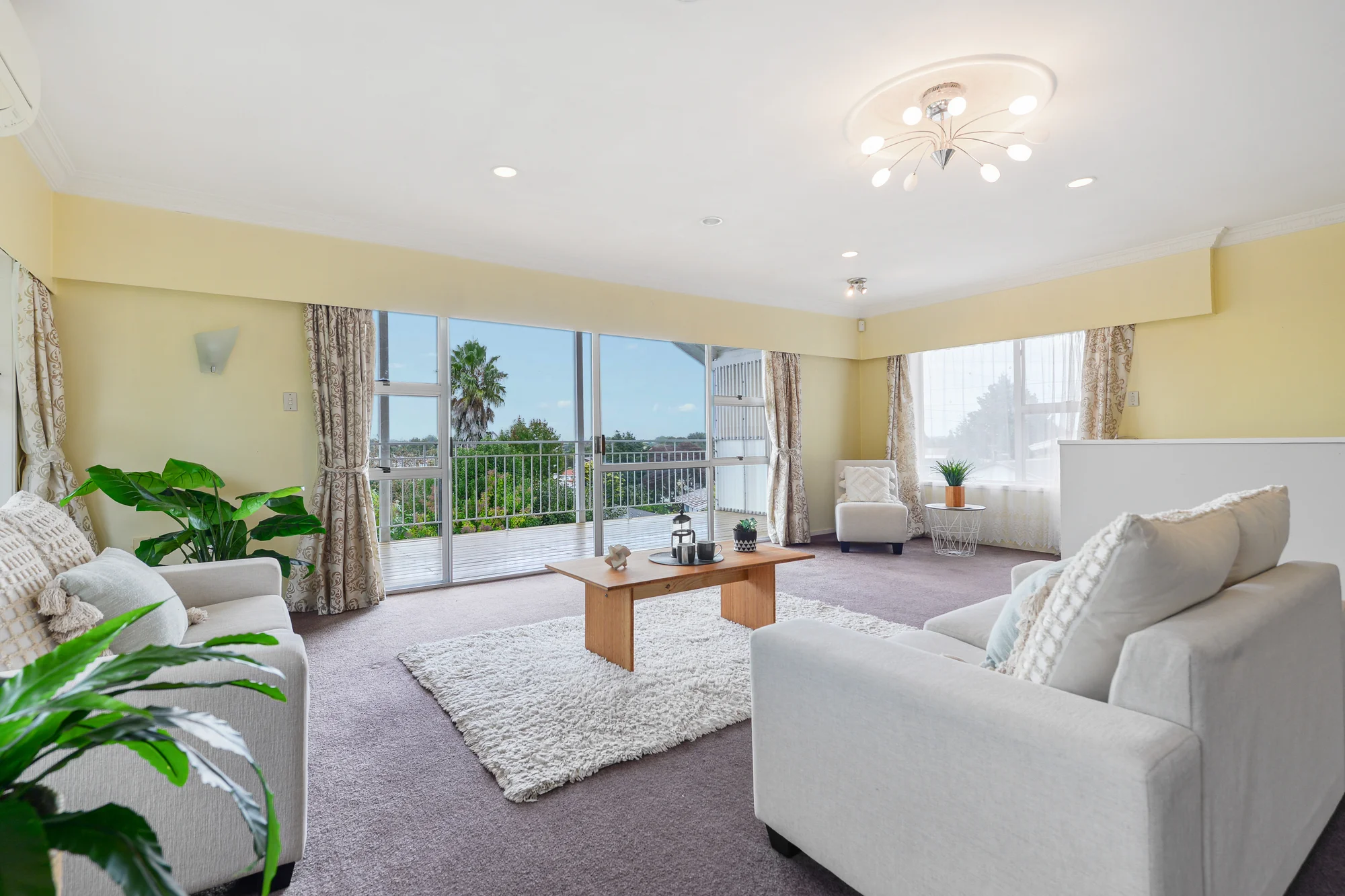 Melville 4Habitaciones Brick And Tile With Income Potential