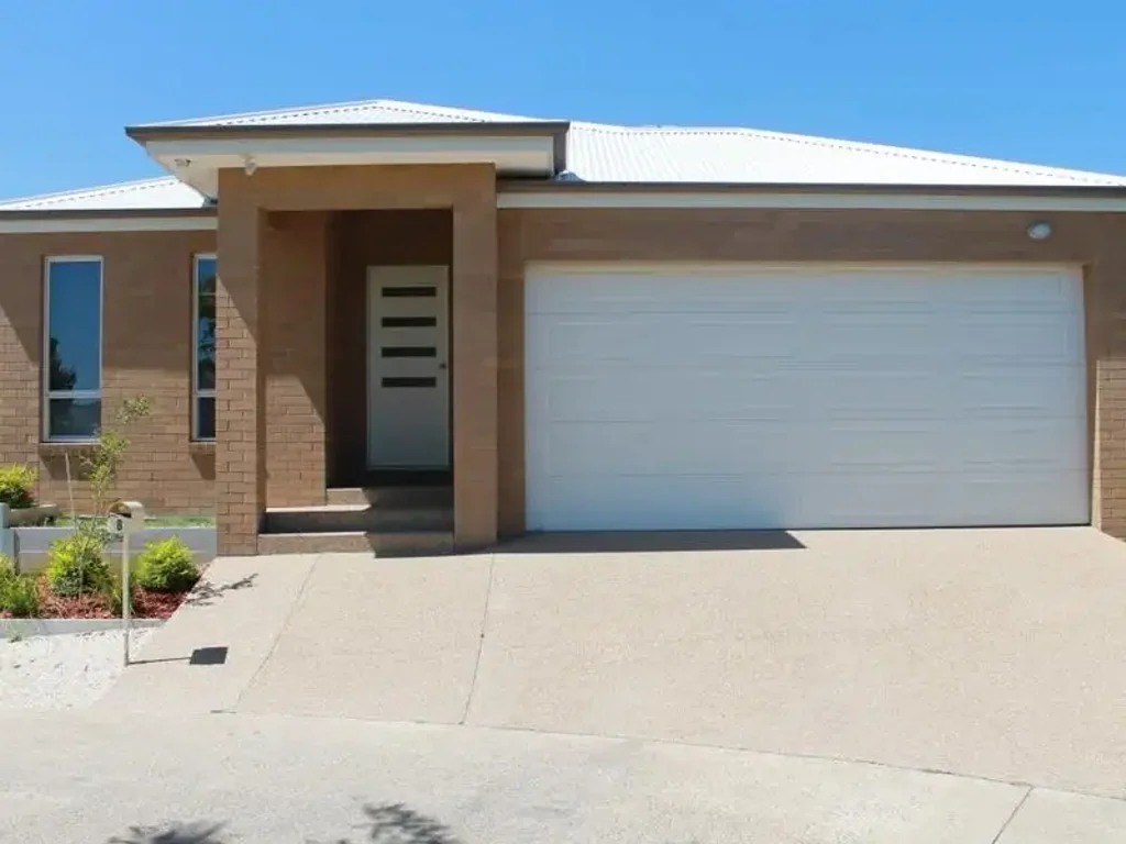 NEW MODERN THREE BEDROOM TOWNHOUSE WITH SOLAR