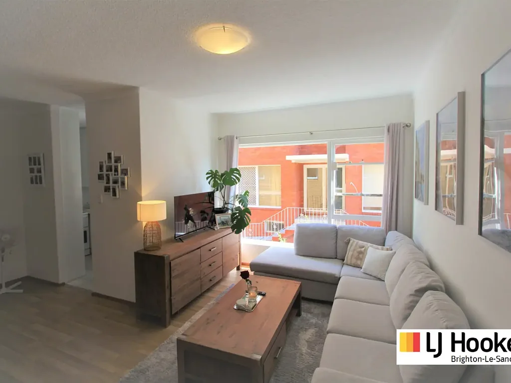 FULLY FURNISHED FIRST FLOOR ONE BEDROOM APARTMENT!