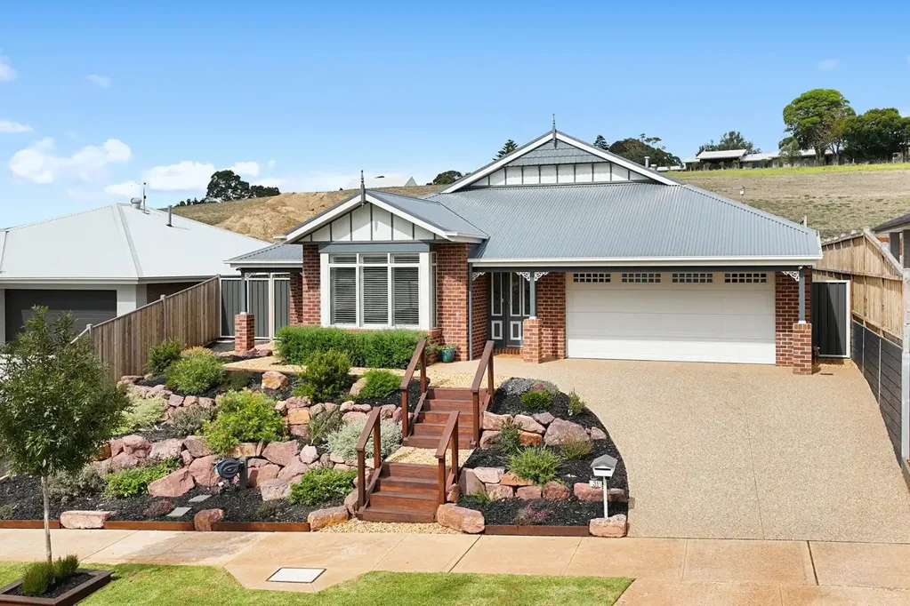 Warragul 4غرفة نوم Stylish, High-Quality Family Living