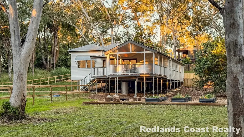 Lamb Island 3部屋 Sweetgum Lodge - Beautifully Renovated 1930s Queenslander on 1548m² – Sold Fully Furnished