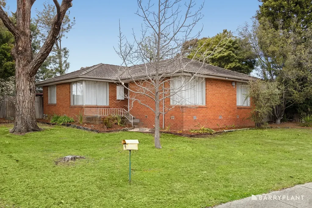 Rowville 3Kwarto Prime Corner Opportunity with Endless Potential