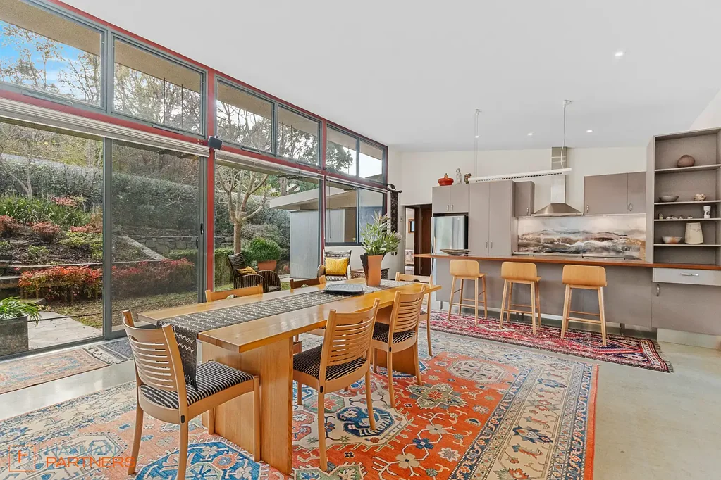 Jerrabomberra 4ਬੈੱਡਰੂਮ Architectural Harmony Meets Thoughtful Living – A Modern Masterpiece Surrounded by Nature