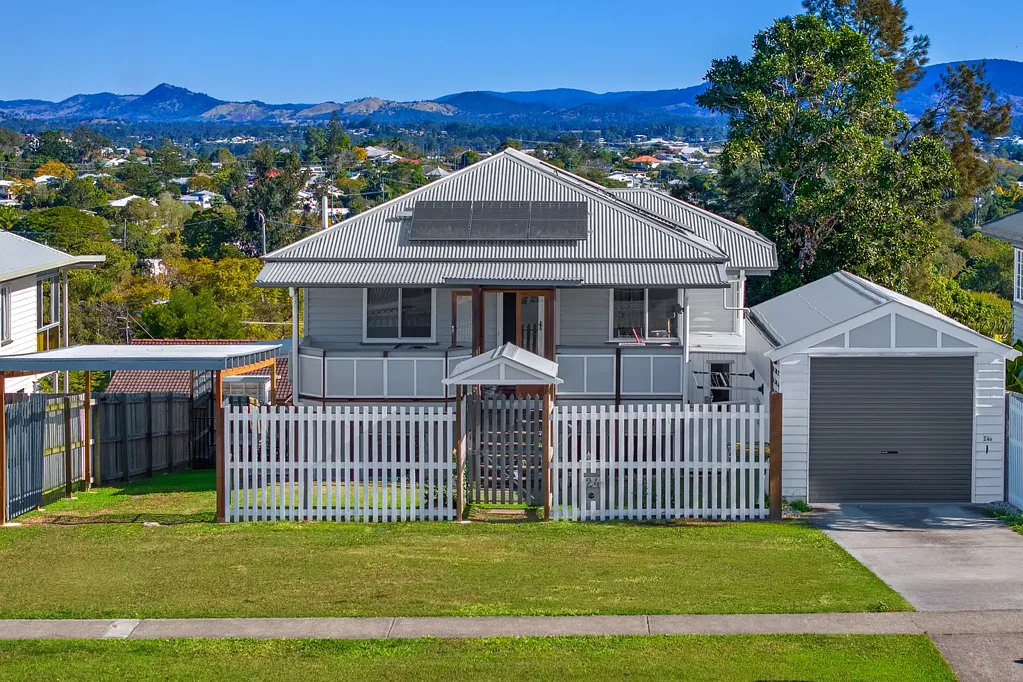 Gympie 5chambre Dual Income Investment or Multi-Generational Living Opportunity