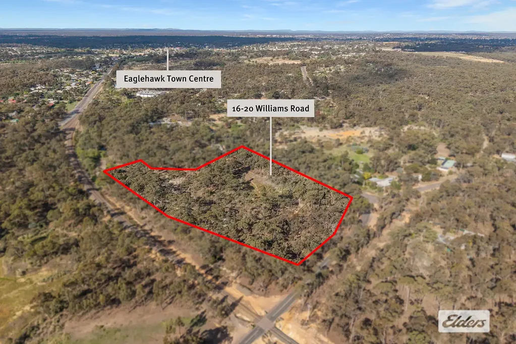 Myers Flat 9.6 Acres / 3.9 Hectares with Town Water