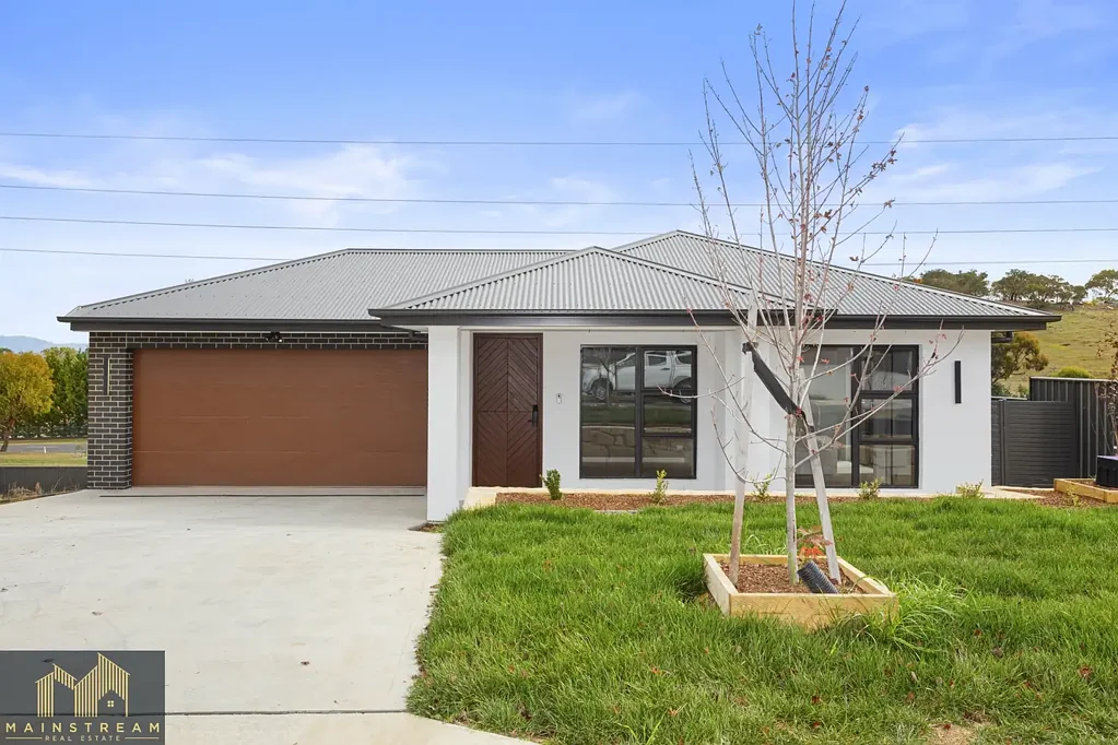 🏡 Your Dream Family Home Awaits at 35 McCauley Avenue, Googong! Modern Comfort. Spacious Living. Premium Lifestyle.