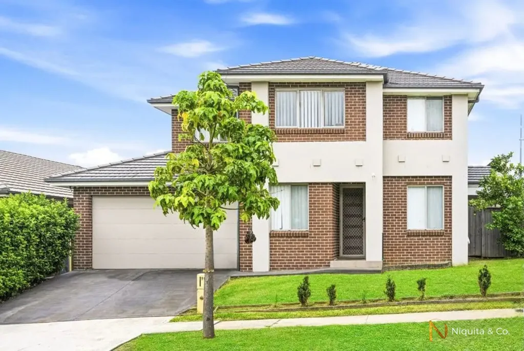 Oran Park 4 Slaapkamer Dual Investment Opportunity in High-Growth Oran Park!