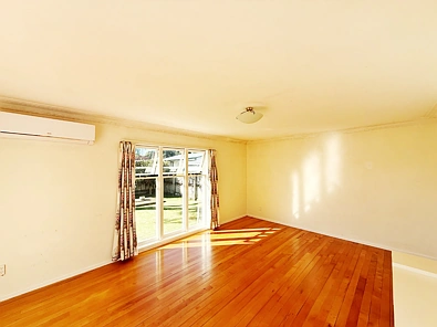 15 Karamu Street, Te Atatu Peninsula