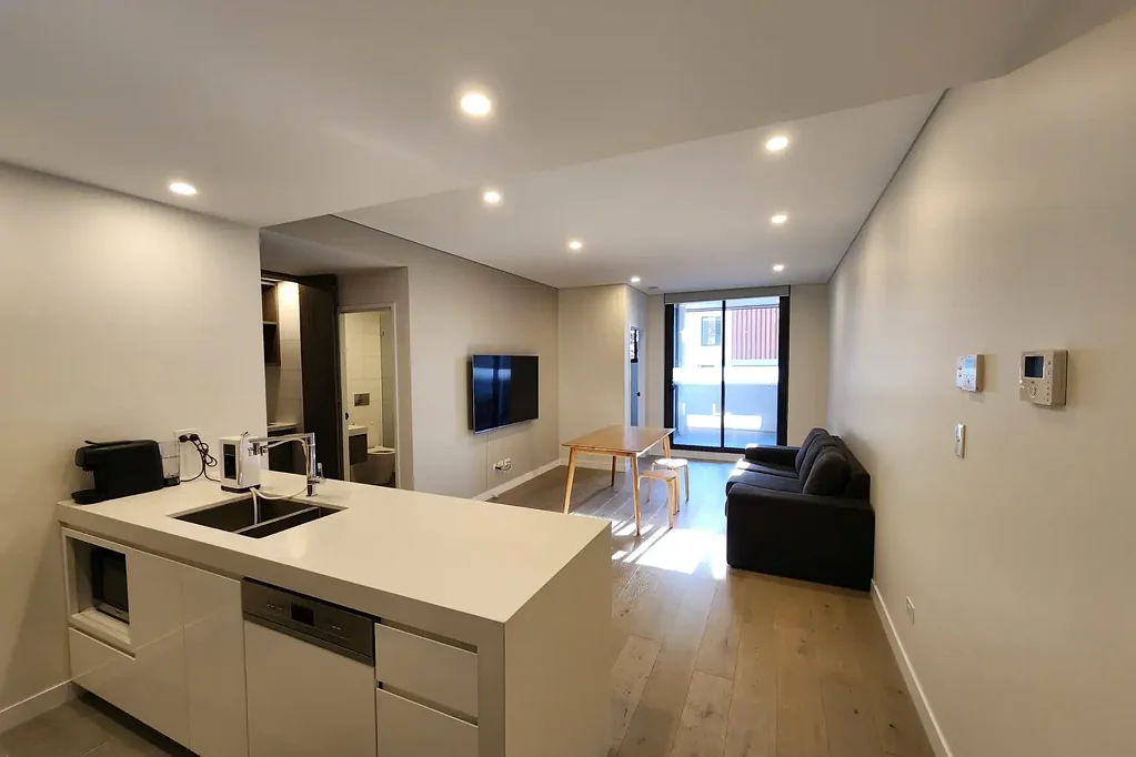 Modern One Bedroom Apartment With One Car Space