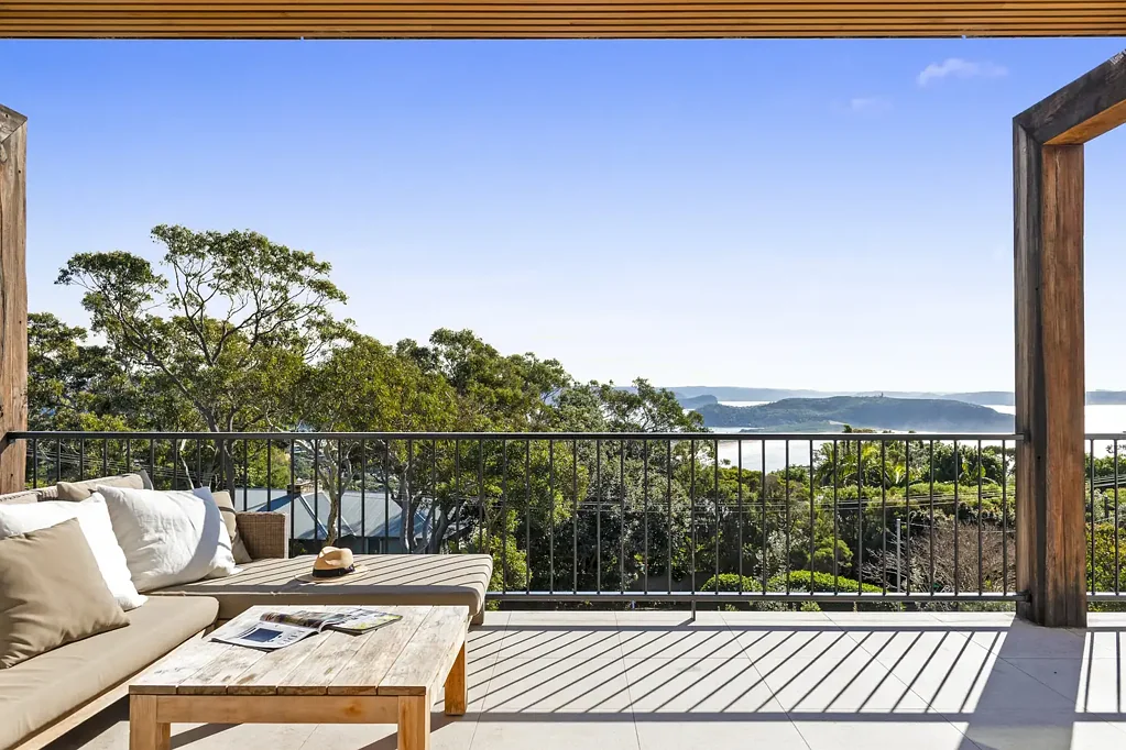 Palm Beach 5房 2019精装豪华住宅 942sqm罕见地块 壮丽全景视野 温水泳池 低维护生活 五卧三半卫 室内外无缝连接 永恒海岸美学 度假村式体验 Easy Luxury Living in a Private Palm Beach Position