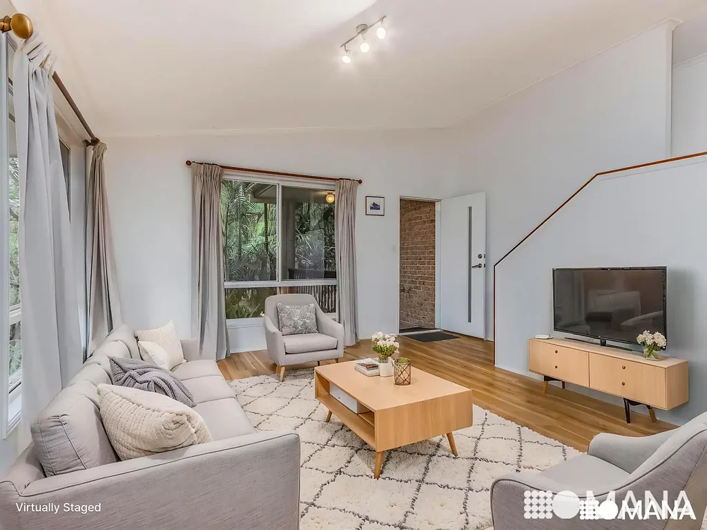 Ocean Shores 3બેડરૂમ ** All Offers Invited **  2,248m²  block with absolute privacy. Split level living at its finest!