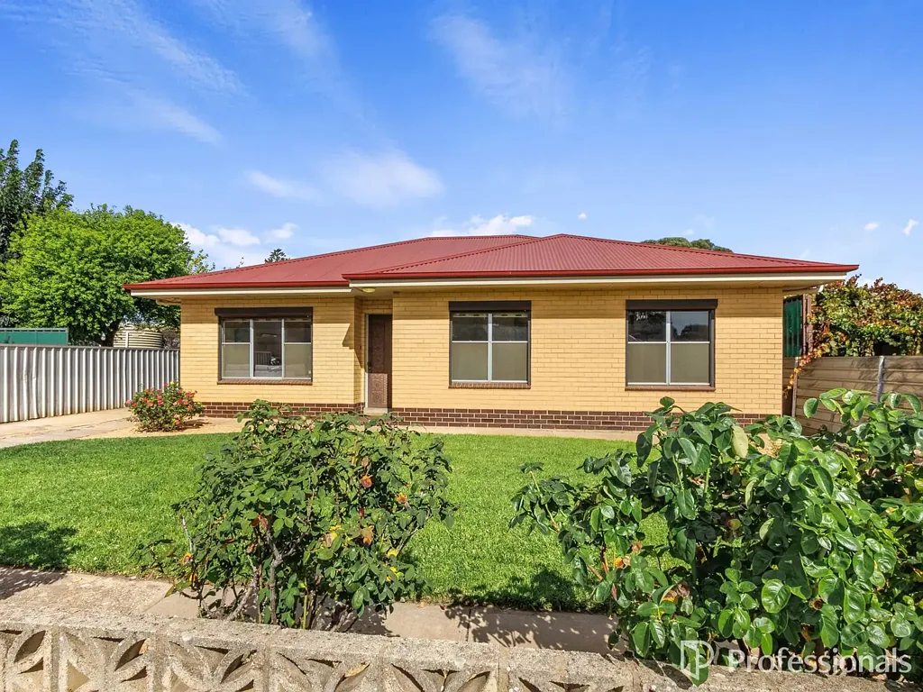 Kapunda 3 Bedroom Solid Brick, Large Allotment with Dual Street Frontages