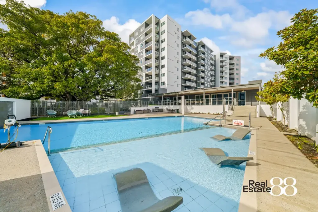 Rivervale 1બેડરૂમ Top-Floor Living with City Views