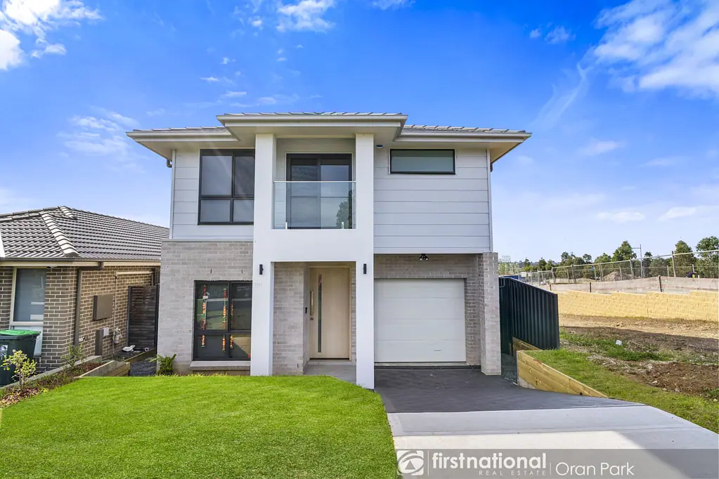 Exquisite Family Home for Rent in Oran Park!!