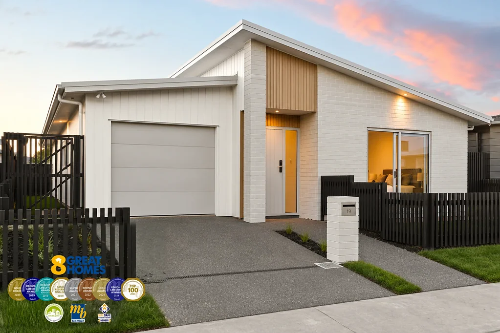 Chartwell 3 Bedroom Two Ensuites, One at Each End