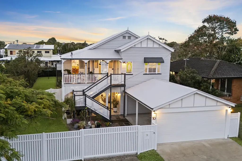 Wynnum West 4Phòng ngủ Character Meets Contemporary Luxury