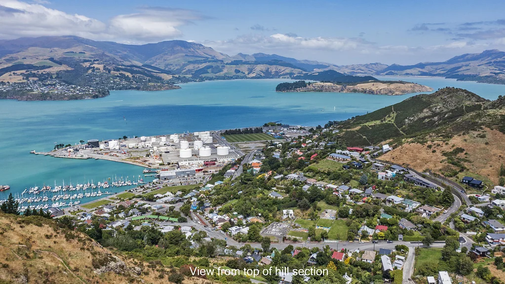 Lyttelton Breathtaking harbour and port views