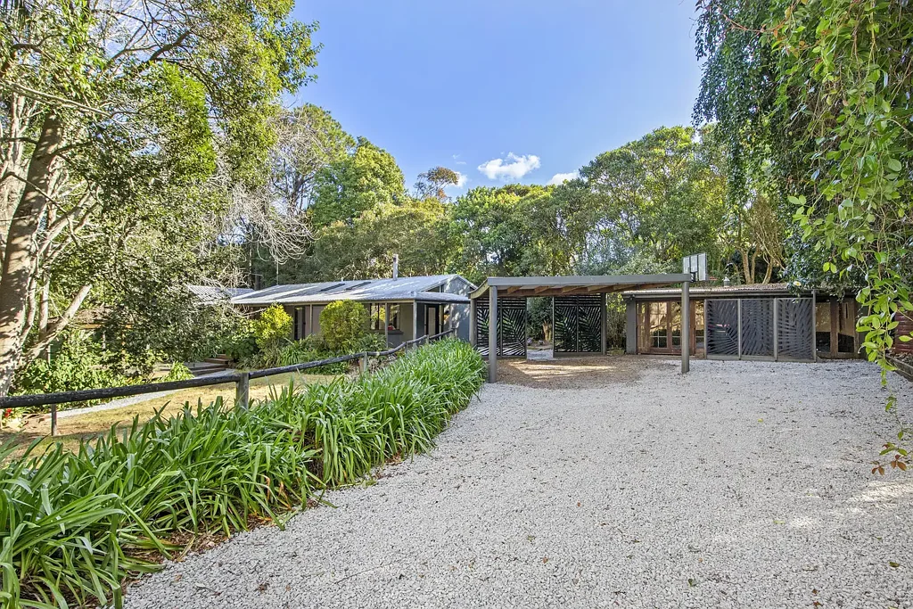 Tamborine Mountain 3房  Rare One-Acre Opportunity in a Peaceful Cul-de-Sac