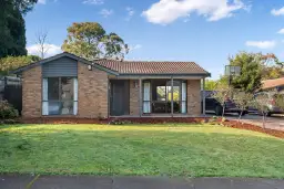 4 Chevalier Crescent, Mooroolbark