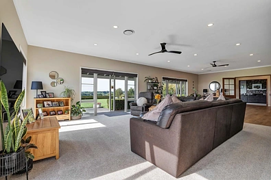82 Clearview Road, Lepperton, New Plymouth, 5房, 3浴, Lifestyle Property